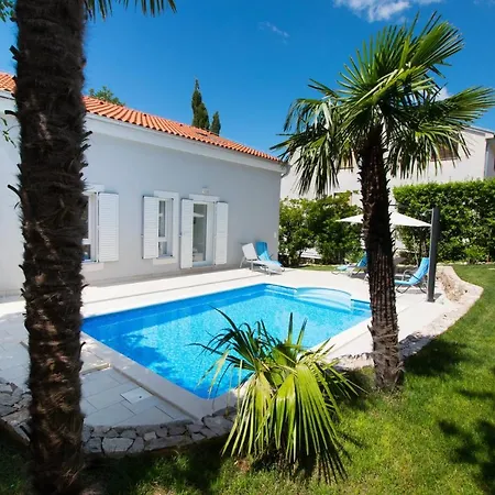 Villa Casa Margareta - A Beautiful Mediterranean With A Stunning Pool Dramalj